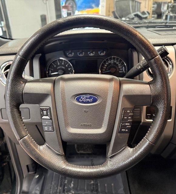Ford F-150 4WD SuperCrew 145" Platinum 2013