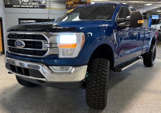 Ford F-150 XLT 4WD SuperCab 8' Box 2023