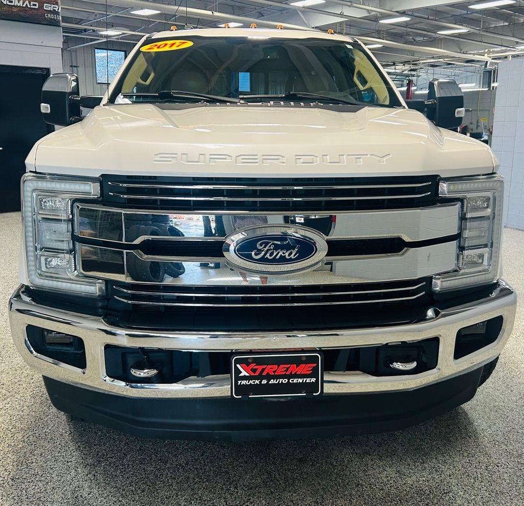 Ford Super Duty F-350 SRW Lariat 4WD Crew Cab 8' Box 2017