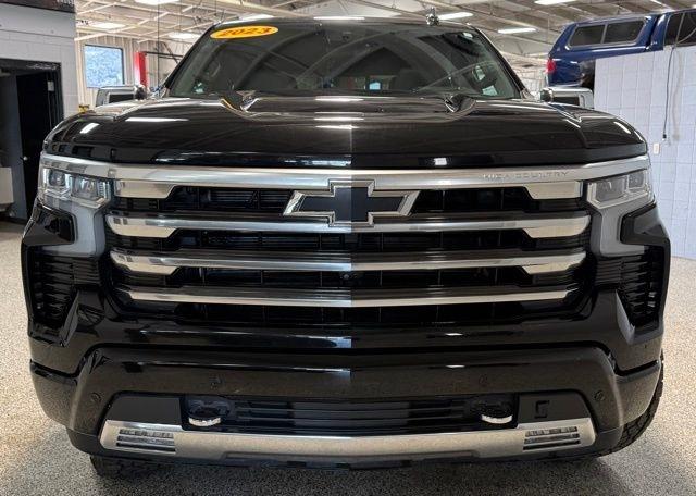 Chevrolet Silverado 1500 4WD Crew Cab 157" High Country 2023