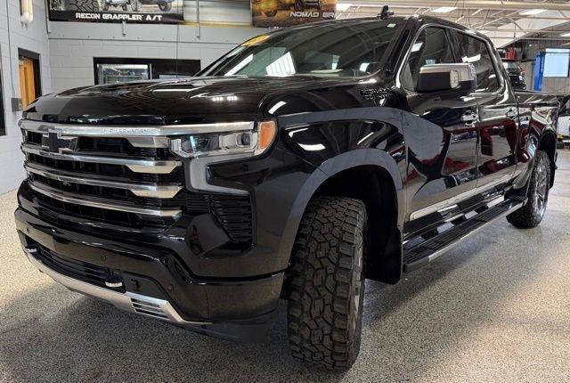 Chevrolet Silverado 1500 4WD Crew Cab 157" High Country 2023