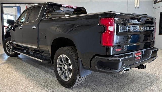 Chevrolet Silverado 1500 4WD Crew Cab 157" High Country 2023