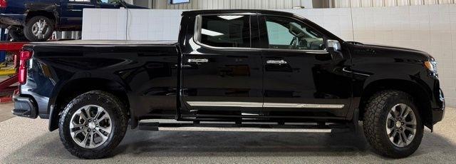 Chevrolet Silverado 1500 4WD Crew Cab 157" High Country 2023