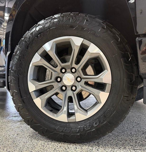 Chevrolet Silverado 1500 4WD Crew Cab 157" High Country 2023