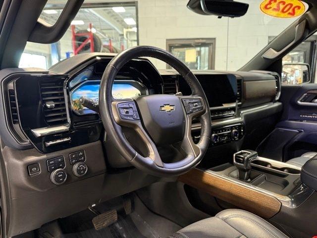 Chevrolet Silverado 1500 4WD Crew Cab 157" High Country 2023