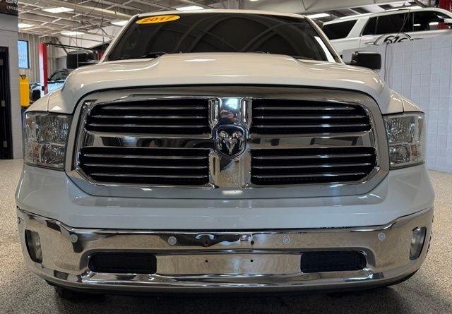 RAM 1500 Big Horn 4x4 Crew Cab 5'7" Box 2017