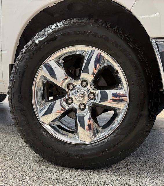 RAM 1500 Big Horn 4x4 Crew Cab 5'7" Box 2017