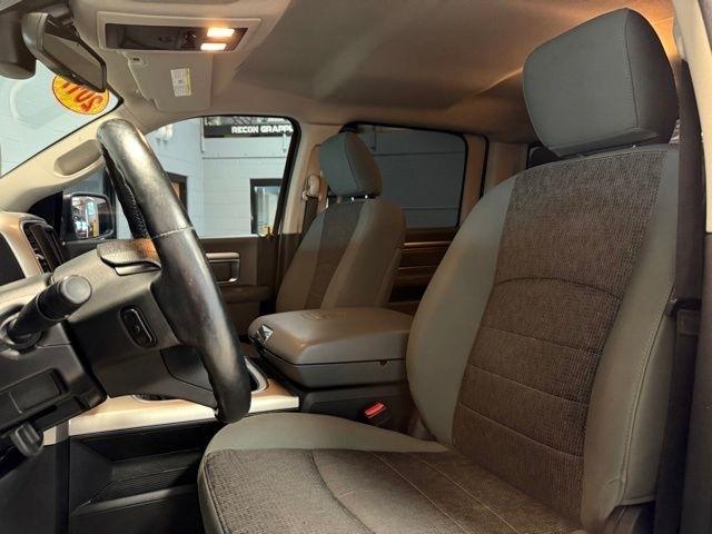 RAM 1500 Big Horn 4x4 Crew Cab 5'7" Box 2017
