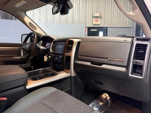 RAM 1500 Big Horn 4x4 Crew Cab 5'7" Box 2017