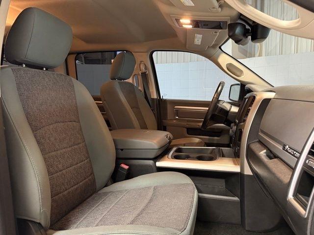 RAM 1500 Big Horn 4x4 Crew Cab 5'7" Box 2017