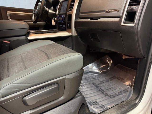 RAM 1500 Big Horn 4x4 Crew Cab 5'7" Box 2017
