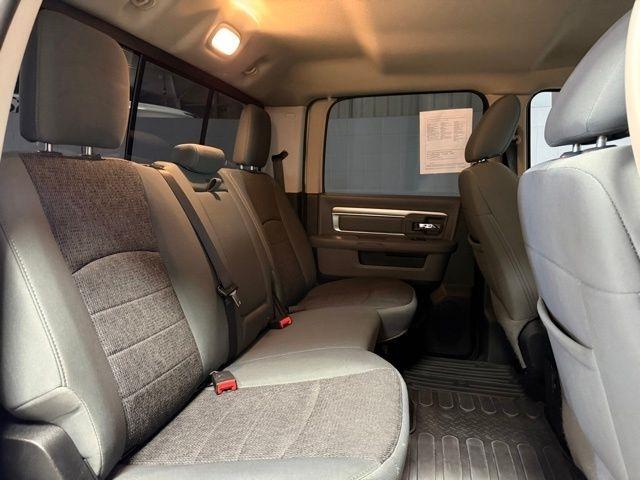 RAM 1500 Big Horn 4x4 Crew Cab 5'7" Box 2017