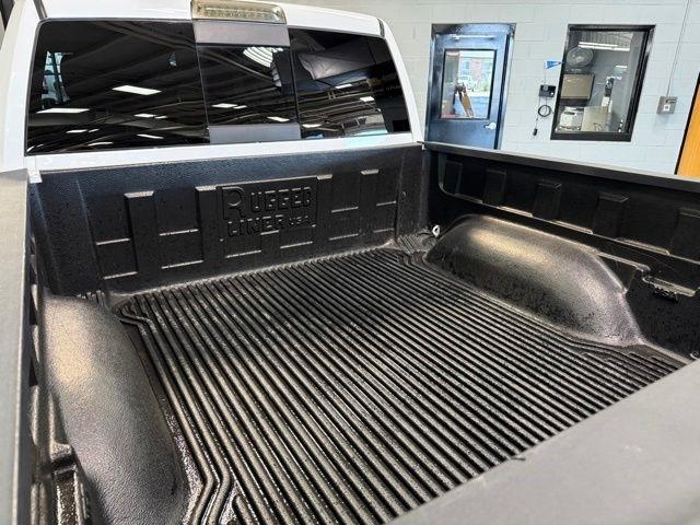RAM 1500 Big Horn 4x4 Crew Cab 5'7" Box 2017