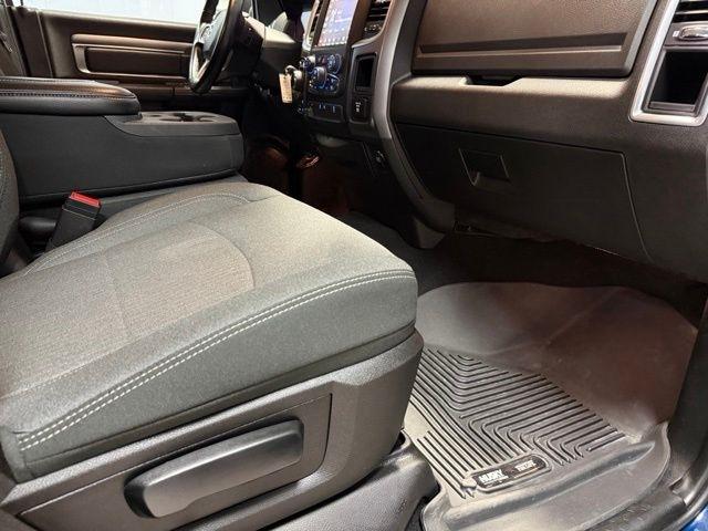 RAM 1500 Classic Warlock 4x4 Crew Cab 5'7" Box 2021