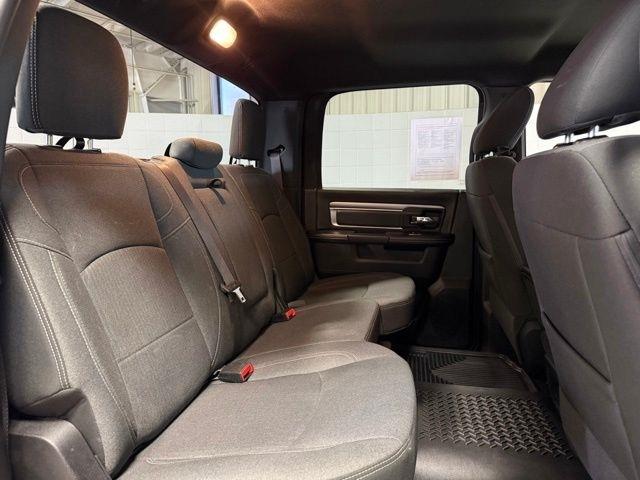 RAM 1500 Classic Warlock 4x4 Crew Cab 5'7" Box 2021
