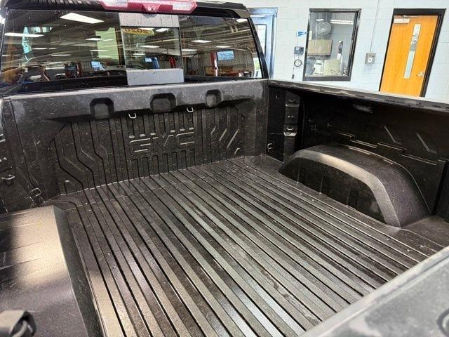 GMC Sierra 1500 4WD Crew Cab 147" AT4 2020