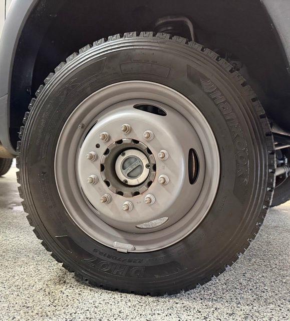 Ford Super Duty F-550 DRW 4WD Reg Cab 141" WB 60" CA XL 2015