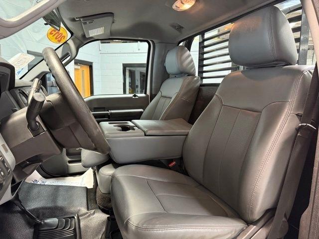 Ford Super Duty F-550 DRW 4WD Reg Cab 141" WB 60" CA XL 2015