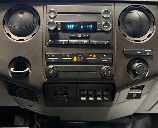 Ford Super Duty F-550 DRW 4WD Reg Cab 141" WB 60" CA XL 2015