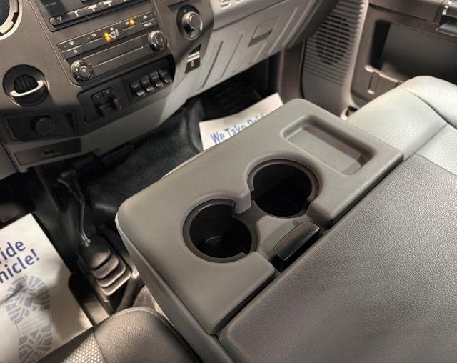Ford Super Duty F-550 DRW 4WD Reg Cab 141" WB 60" CA XL 2015