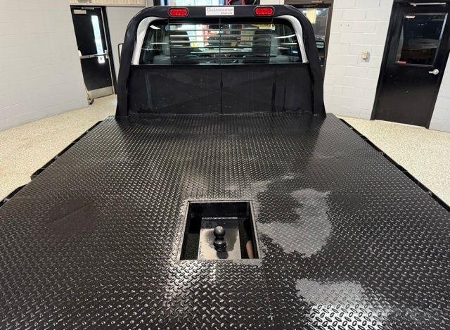 Ford Super Duty F-550 DRW 4WD Reg Cab 141" WB 60" CA XL 2015