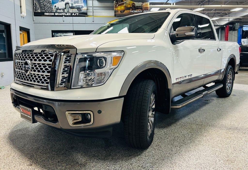 Nissan Titan Platinum Reserve Crew Cab 4WD 2019
