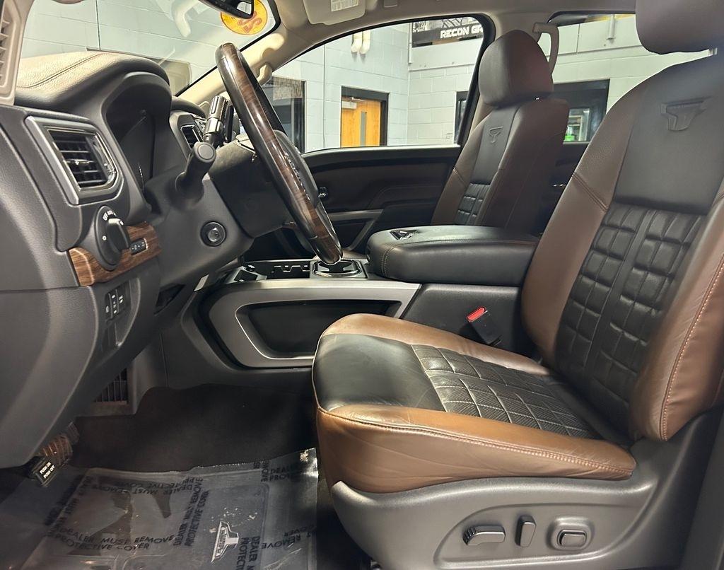 Nissan Titan Platinum Reserve Crew Cab 4WD 2019