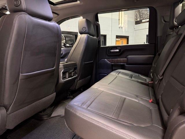 GMC Sierra 2500HD 4WD Crew Cab 159" Denali 2023