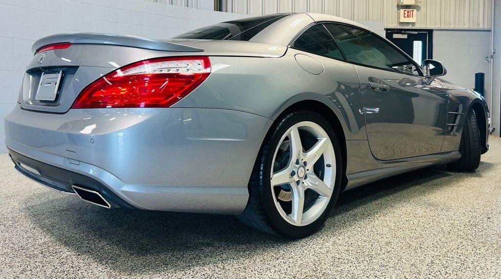 Mercedes-Benz SL-Class 2dr Roadster SL 550 2013