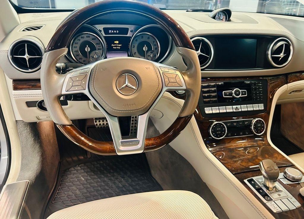 Mercedes-Benz SL-Class 2dr Roadster SL 550 2013
