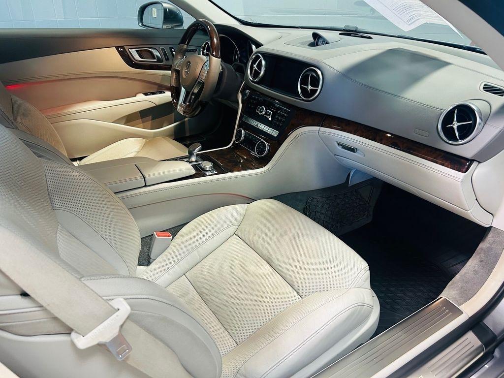 Mercedes-Benz SL-Class 2dr Roadster SL 550 2013