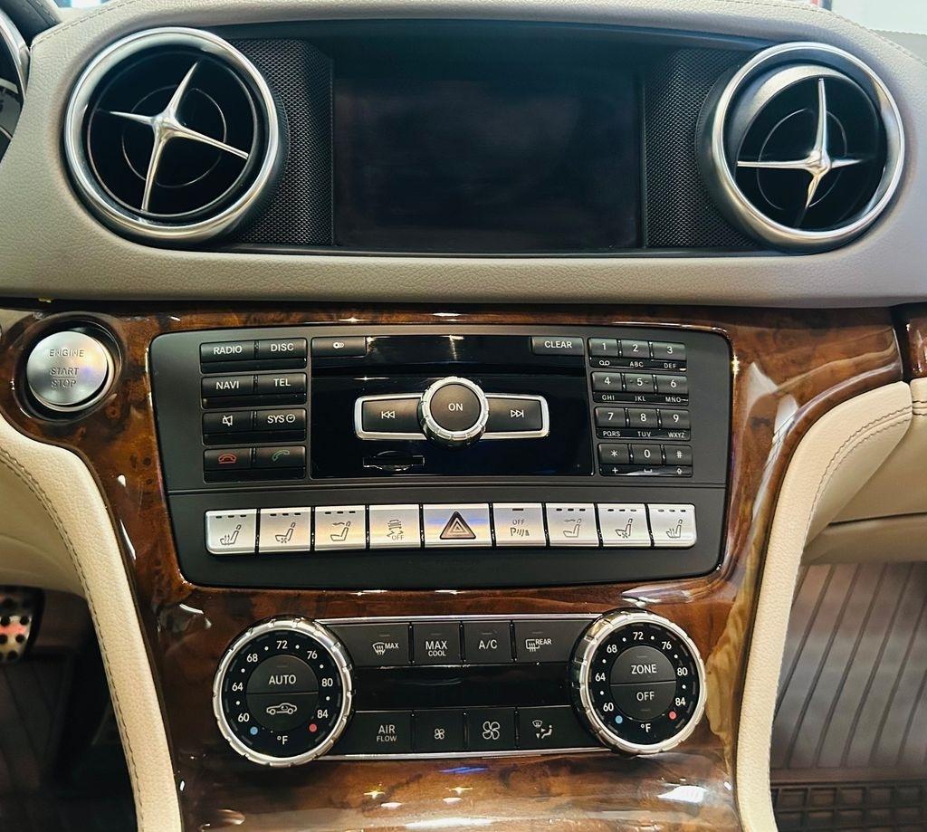 Mercedes-Benz SL-Class 2dr Roadster SL 550 2013