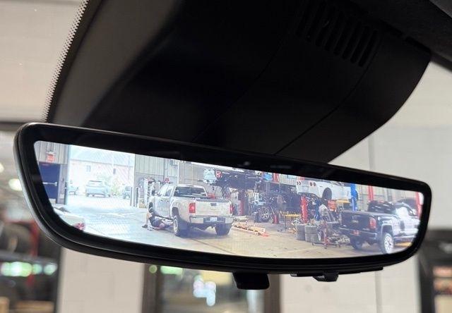GMC Sierra 1500 4WD Crew Cab 147" Denali Ultimate 2022