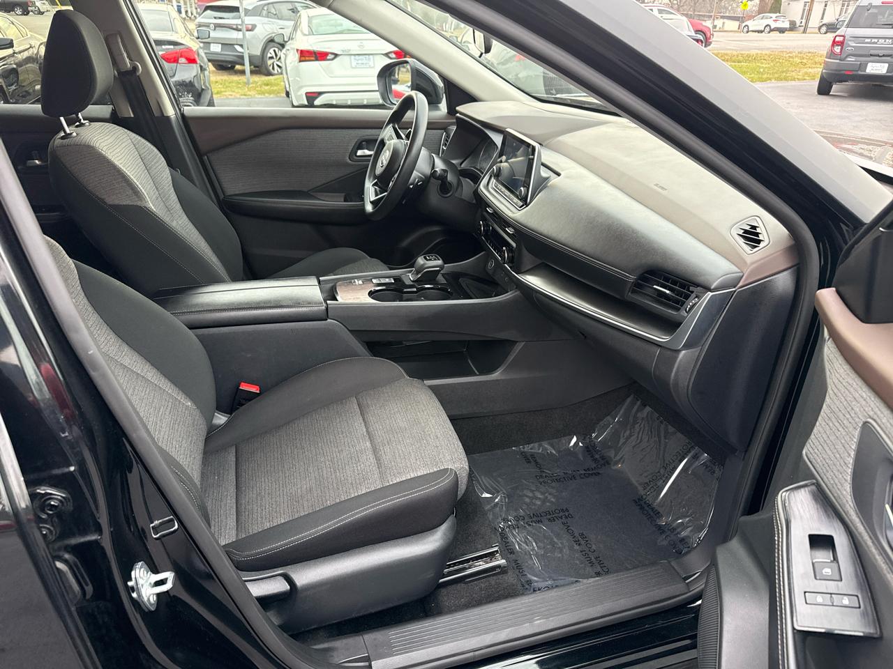 Nissan Rogue SV 2023