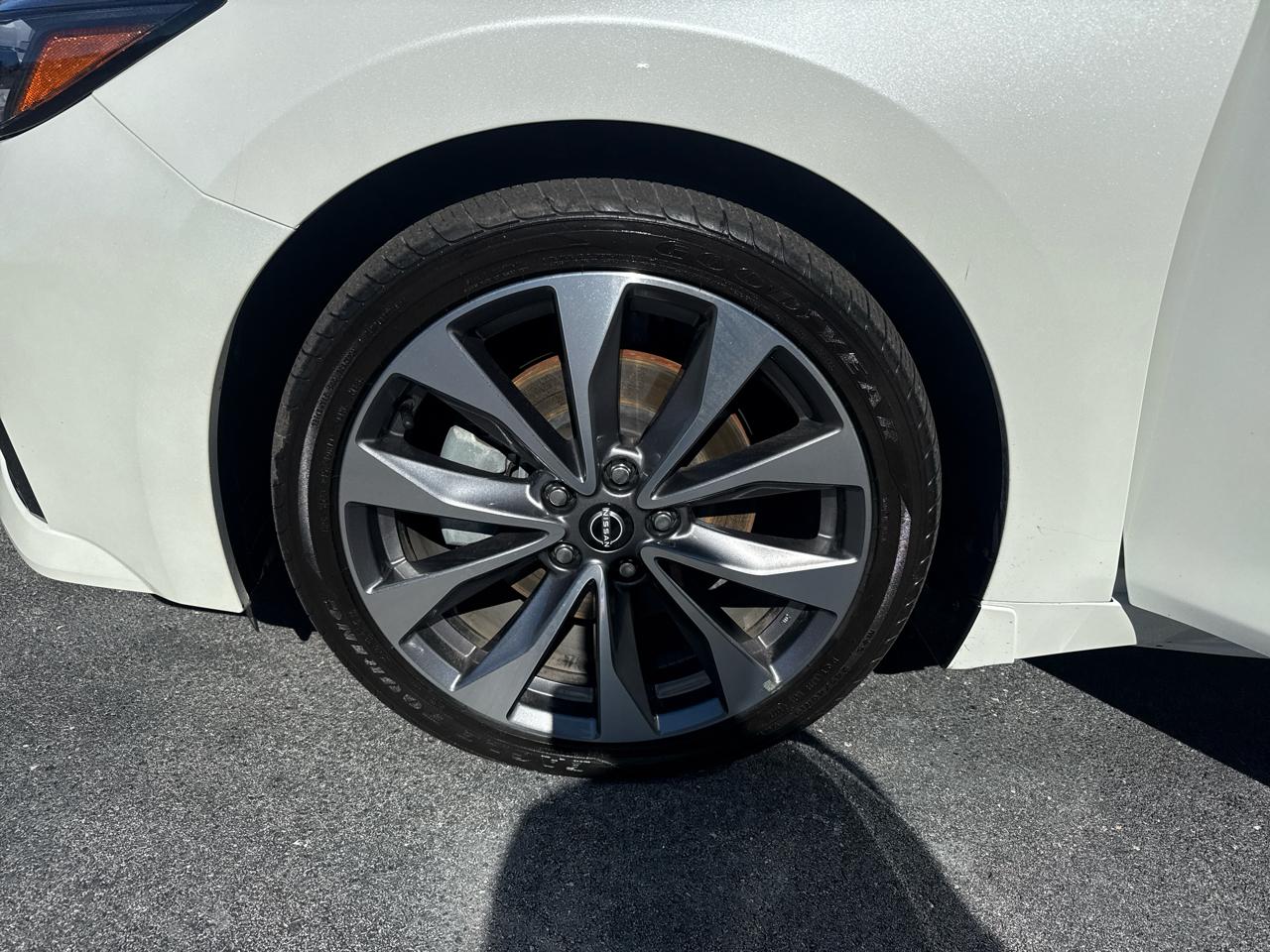 Nissan Maxima Platinum 2023