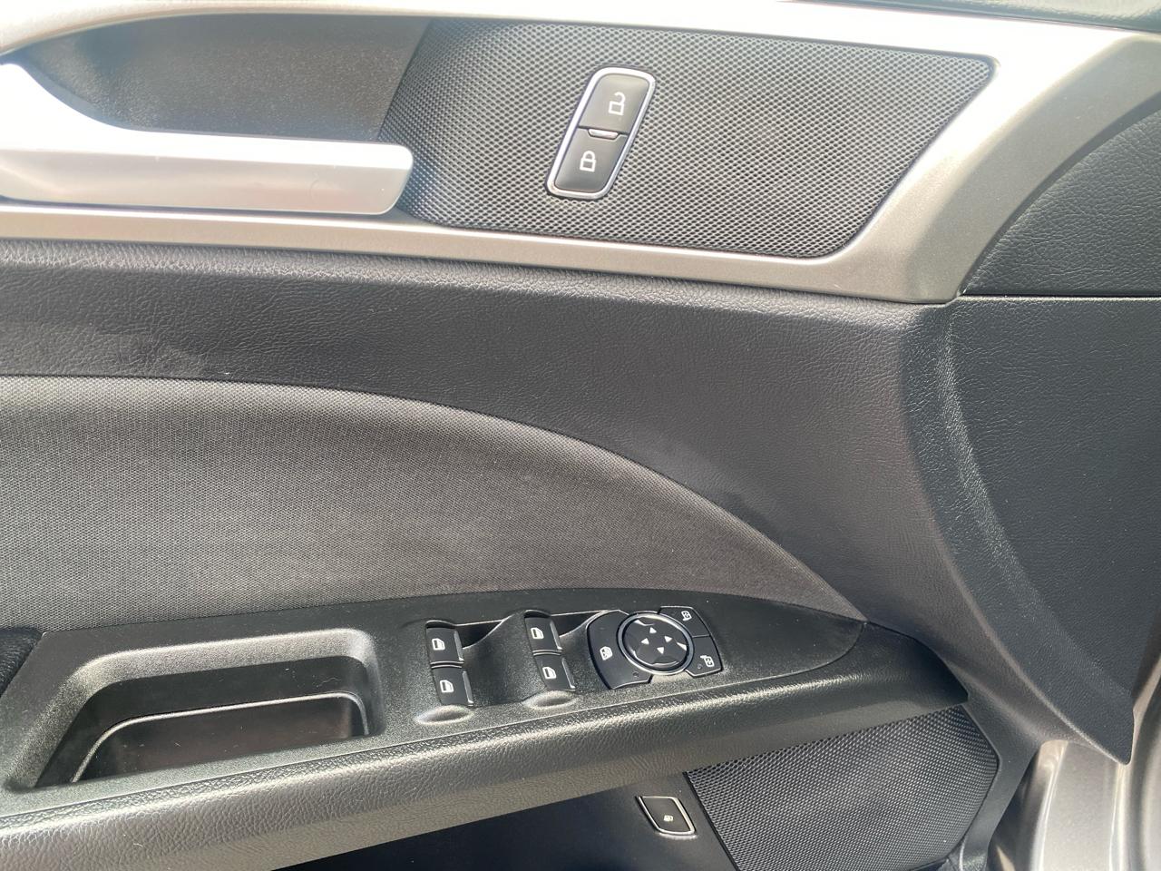 Ford Fusion Hybrid  2019