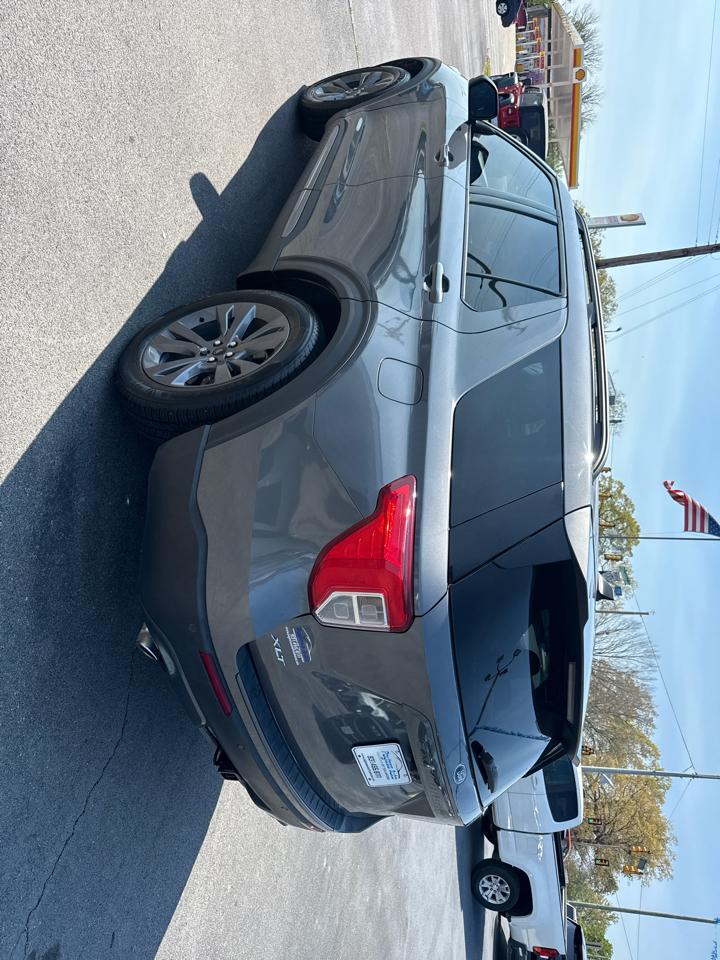 Ford Explorer XLT 2021