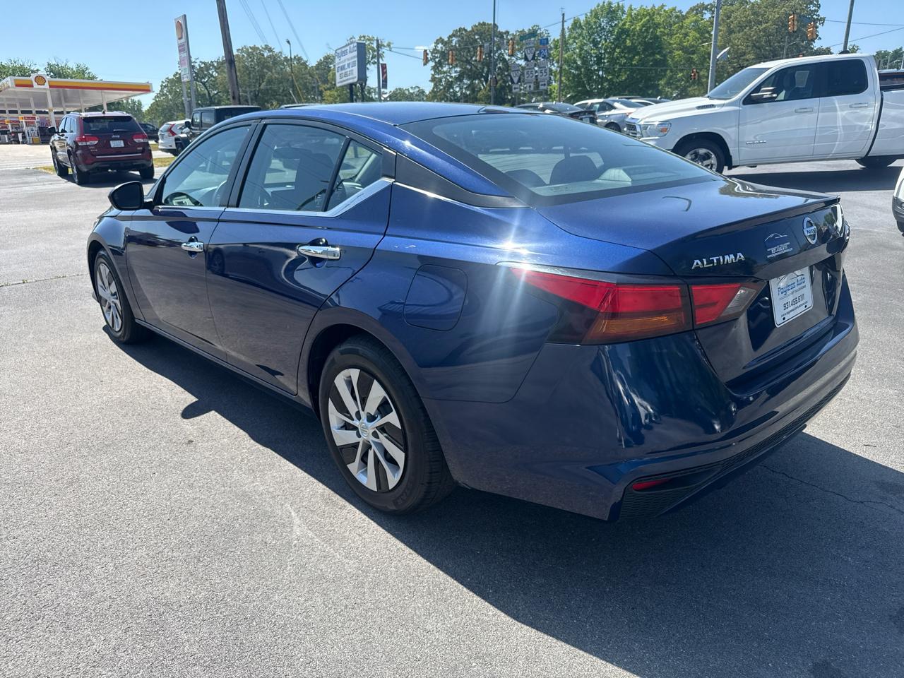 Nissan Altima  2021