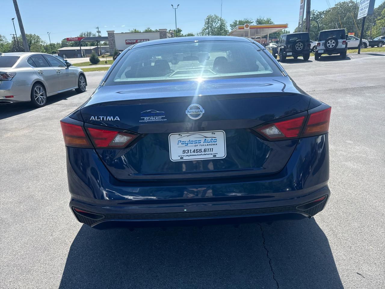 Nissan Altima  2021