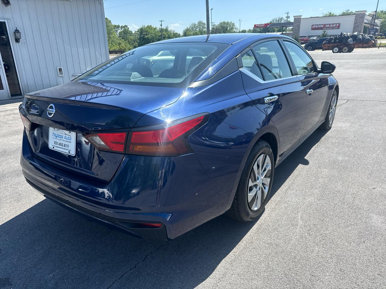 Nissan Altima  2021