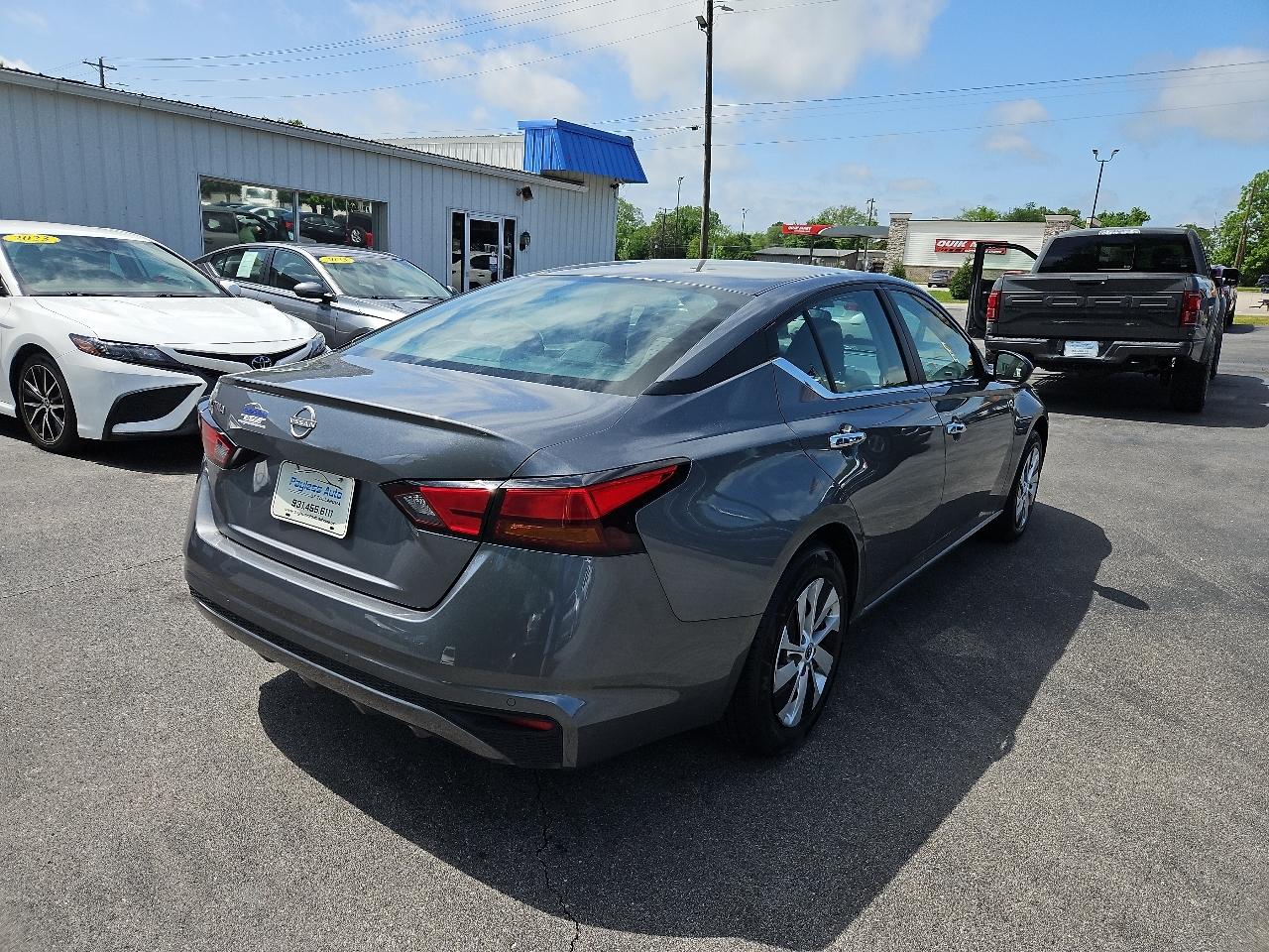 Nissan Altima  2024