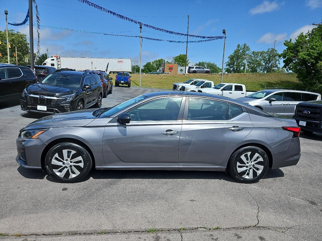Nissan Altima  2024
