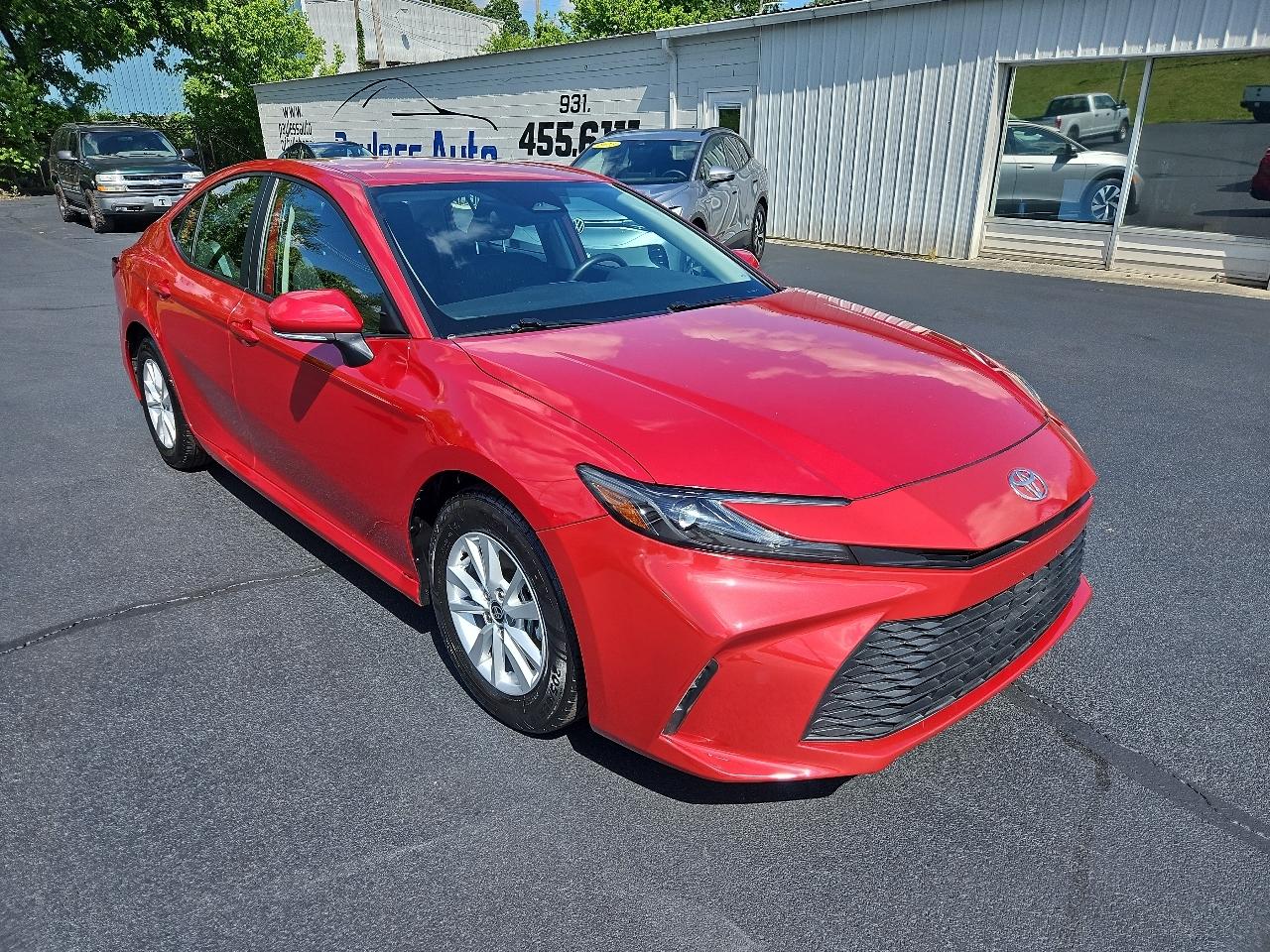 Toyota Camry Hybrid XSE 2025
