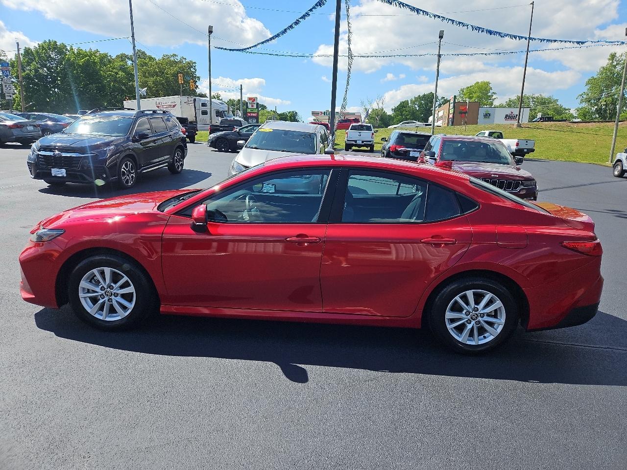 Toyota Camry Hybrid XSE 2025