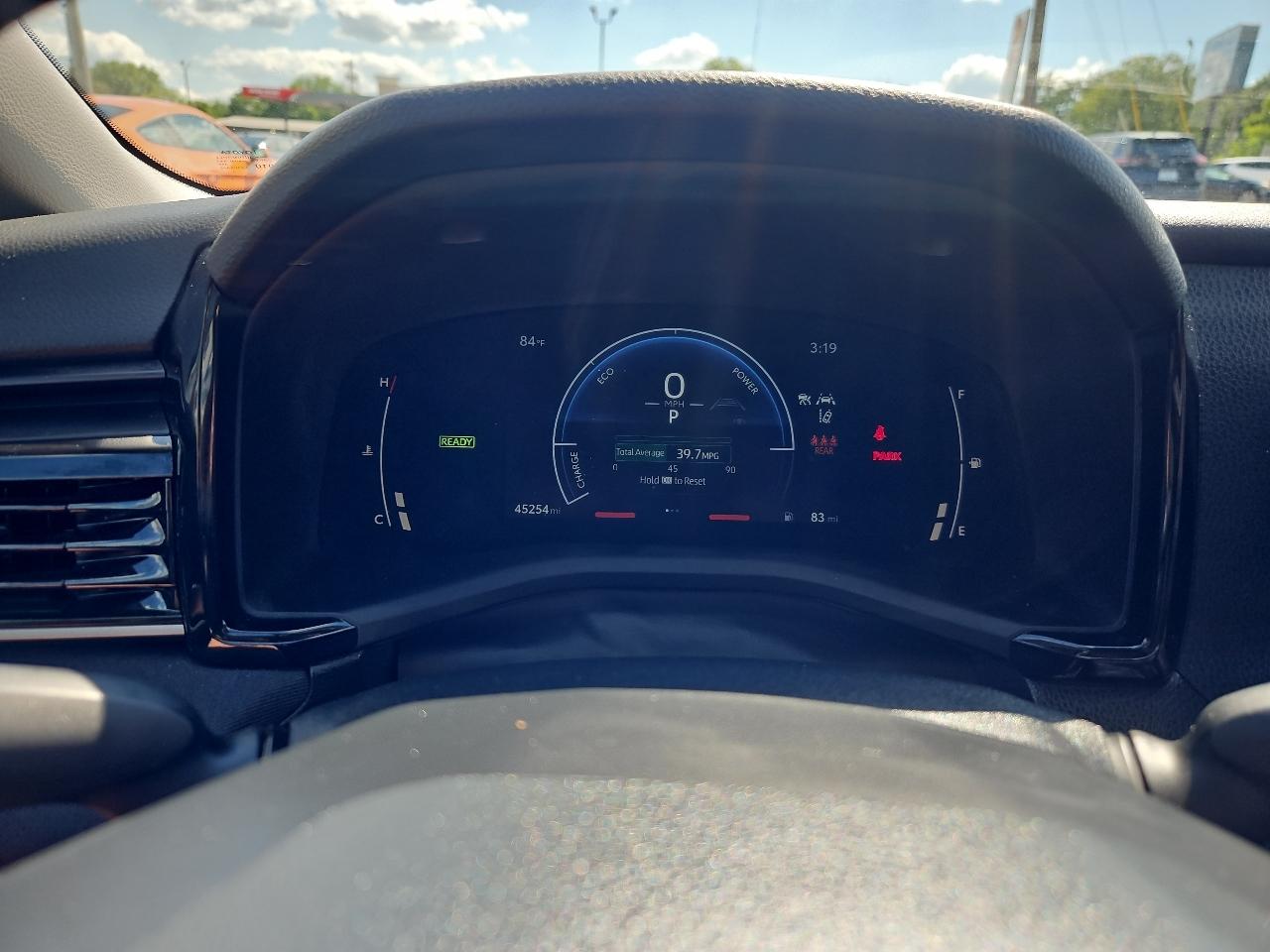 Toyota Camry Hybrid XSE 2025