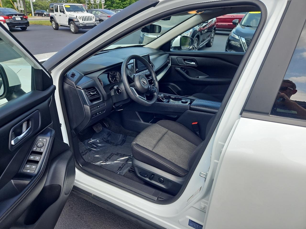 Nissan Rogue  2024