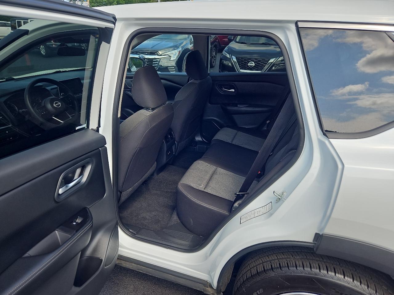 Nissan Rogue  2024
