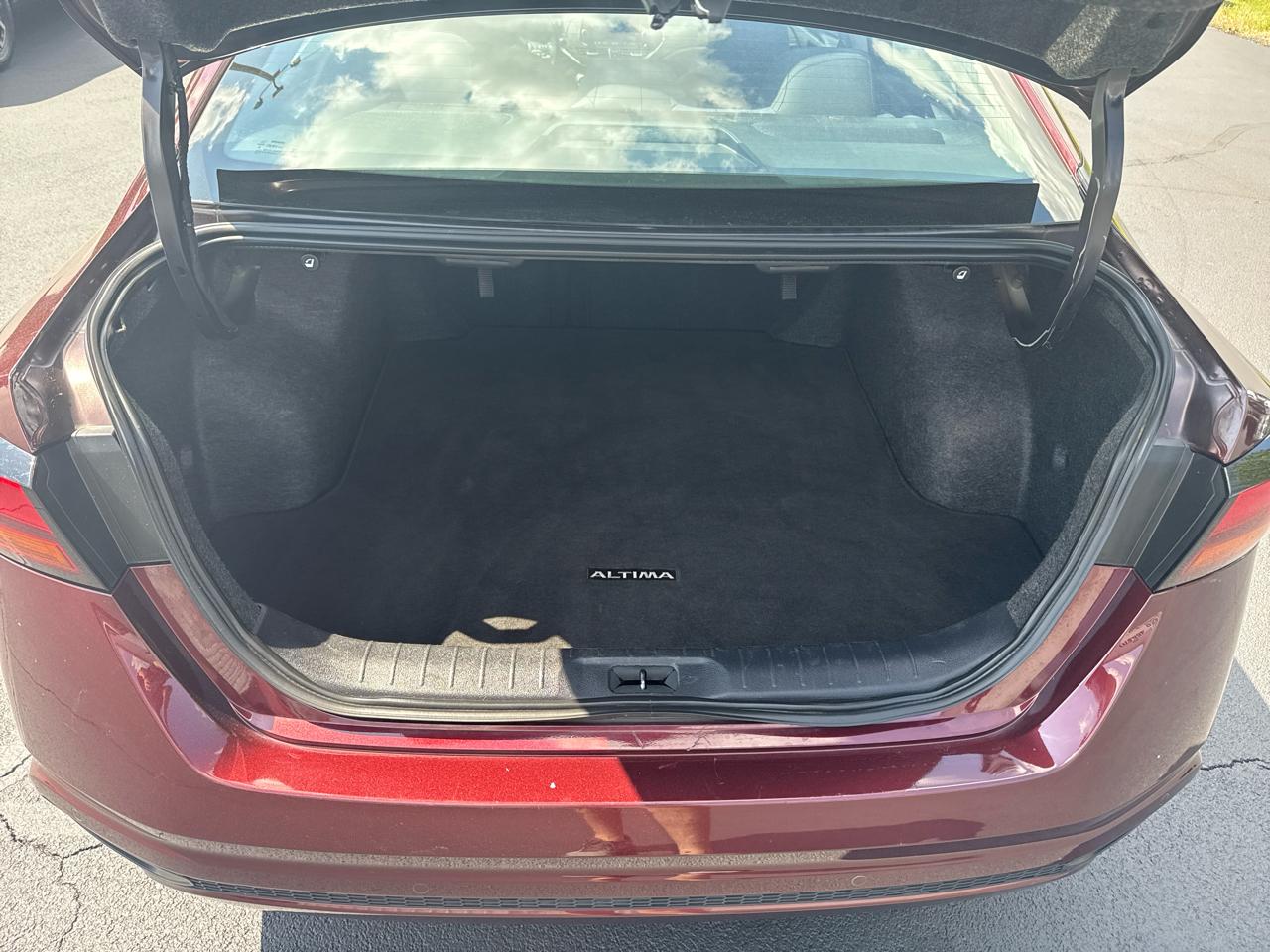 Nissan Altima  2024