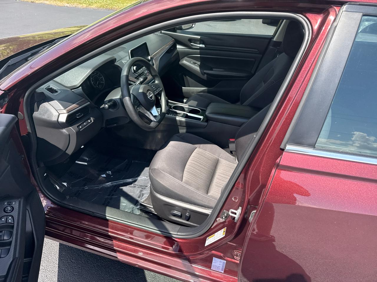 Nissan Altima  2024