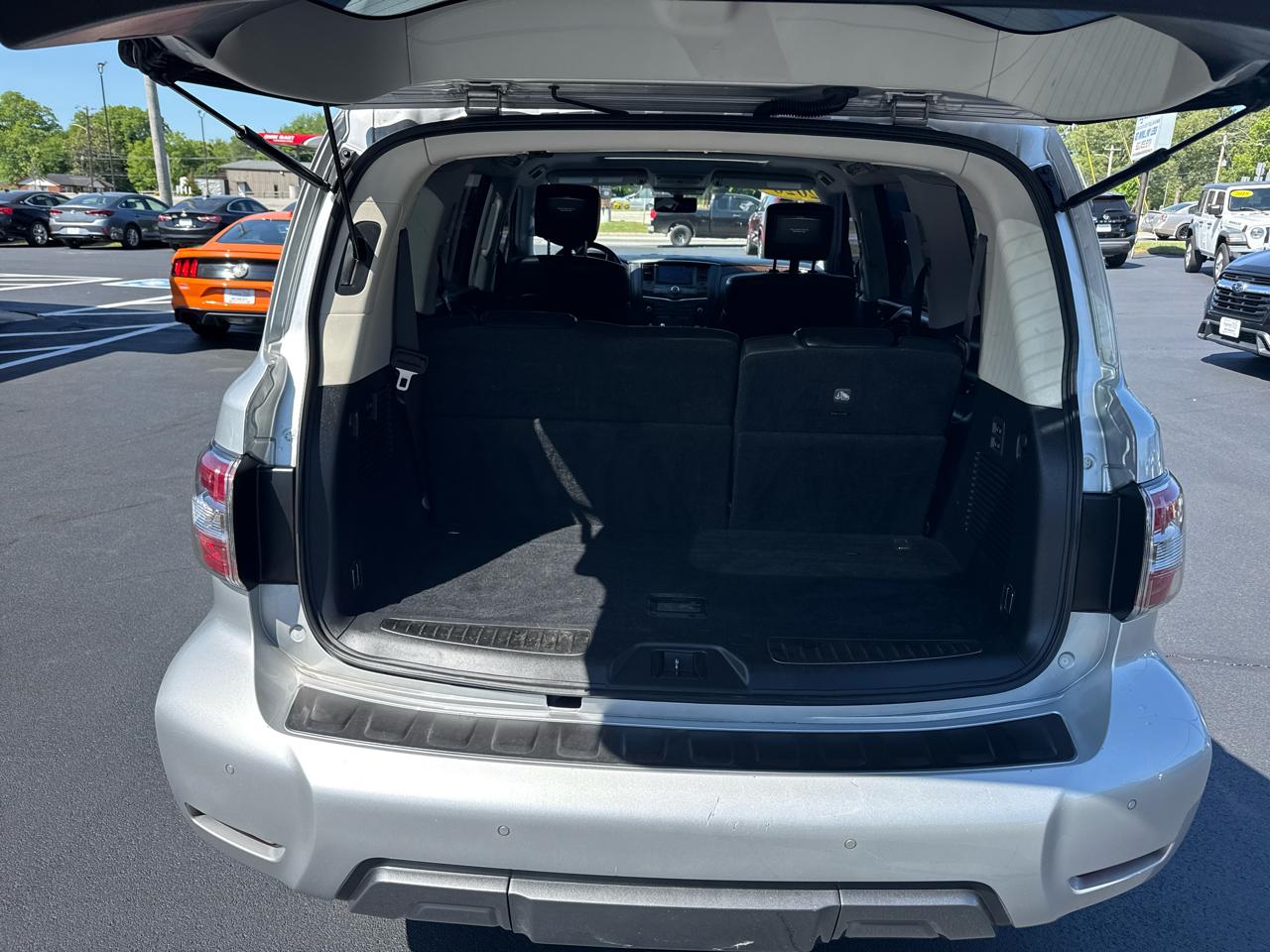 Nissan Armada  2020